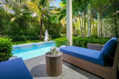 CRAFT Resort & Villas, Phuket Town - scheduled shuttle to Phuket Old Town – Foto 7