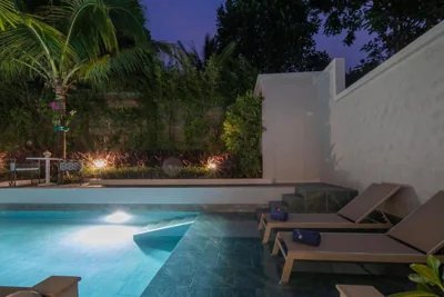 CRAFT Resort & Villas, Phuket Town - scheduled shuttle to Phuket Old Town – Foto 11